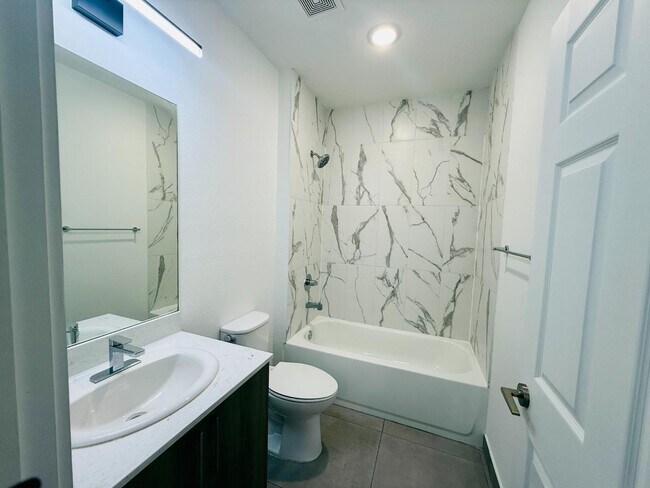 Photo - 1295 W 69th St