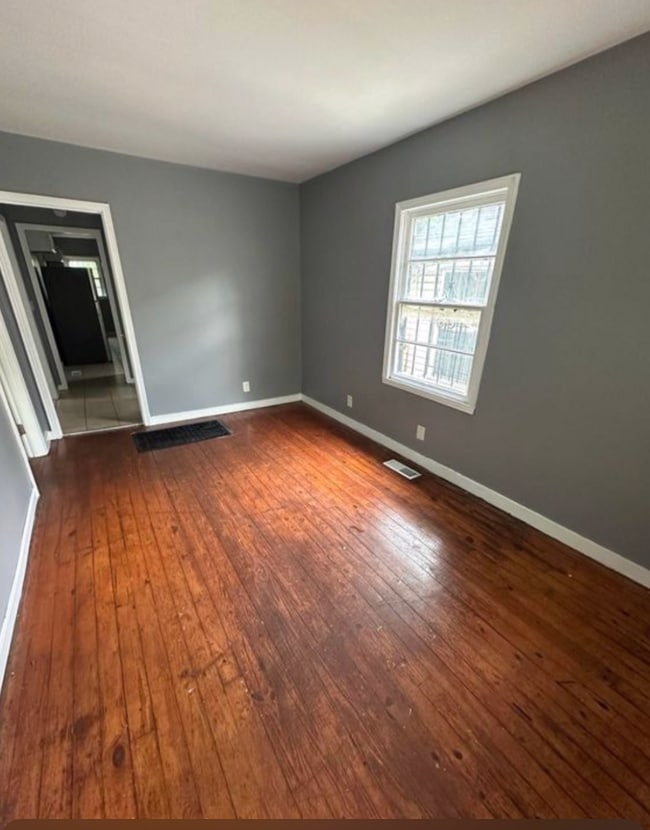 Photo - 118 3rd Ave SW