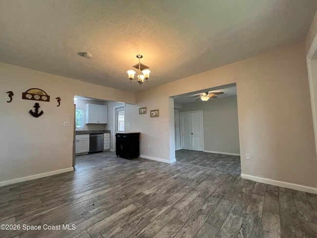 Photo - 801 Hampton Way