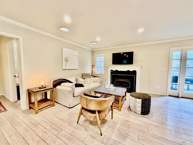 Photo - 1607 Foothill Blvd