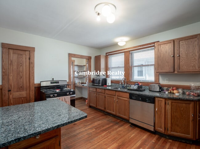 Building Photo - 54 Upland Rd Unit 2T Rental
