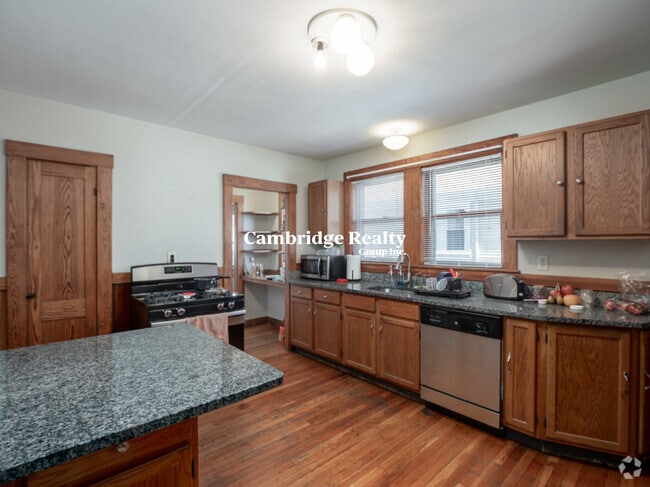 Building Photo - 54 Upland Rd Unit 2T Rental