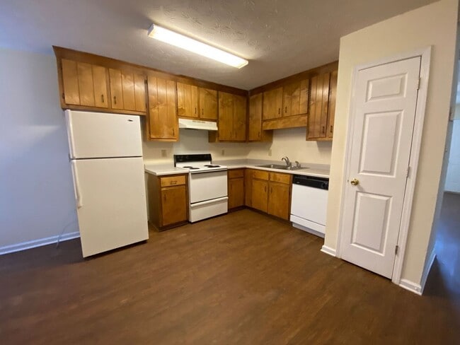 Photo - PRE-LEASING FOR AUGUST 2026!