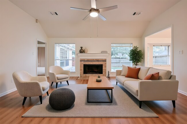 Photo - 2109 Eastlands St