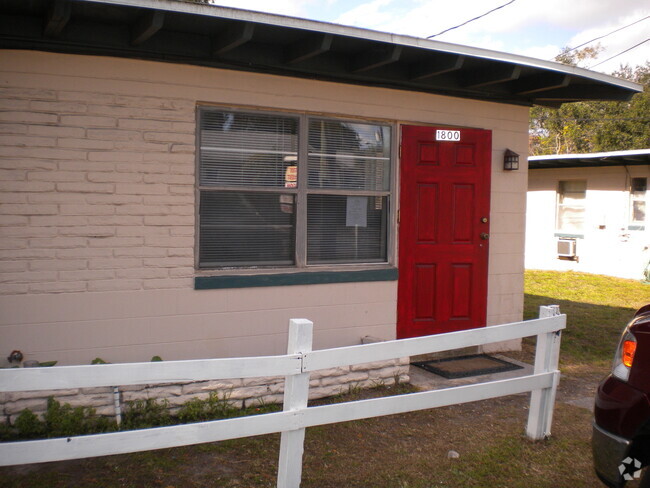 Building Photo - 1800 S Westmoreland Dr Unit 1800 Rental