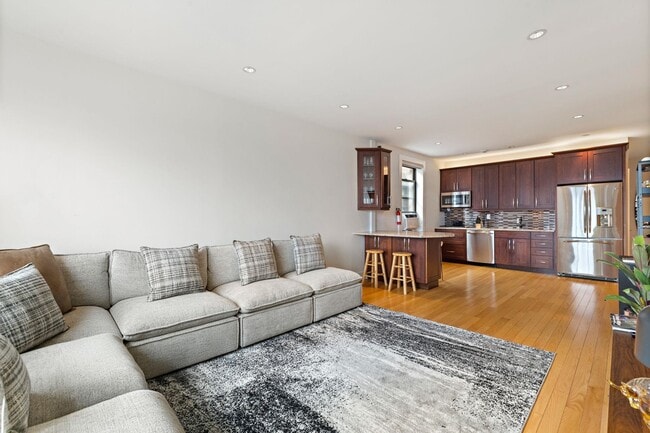 Photo - 108 Palisade Ave Unit c1