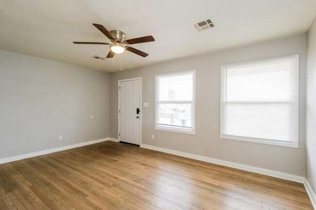 Photo - 4732 SE 24th St