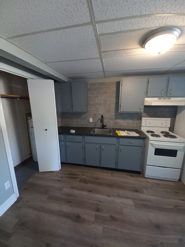 Photo - Garrison Manor Apartments