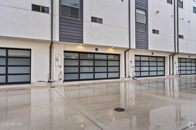 Building Photo - 325 E Coronado Rd Rental