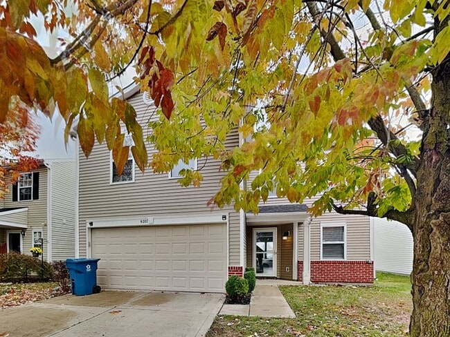 Building Photo - 9207 Wandflower Dr