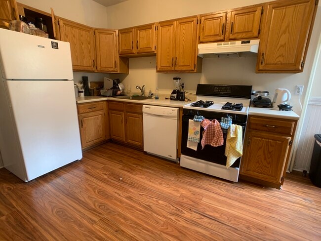 Photo - 14 Strathmore Rd Unit 2