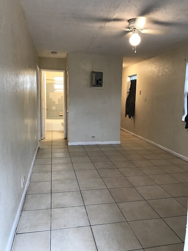 Photo - 1224 NW 3rd St Unidad 1