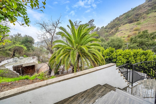9848 Portola Dr