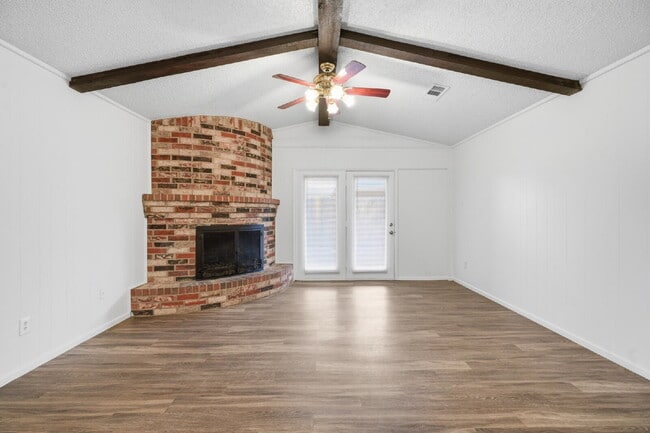 Photo - Space, Style, and 2 Bedrooms: South Lubbock Steal! Unidad A
