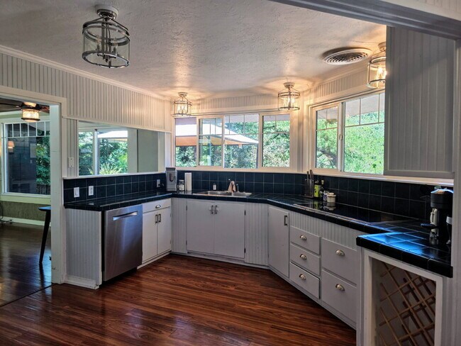 Photo - Serene Modern Living with Majestic Views ++ Bonus Units