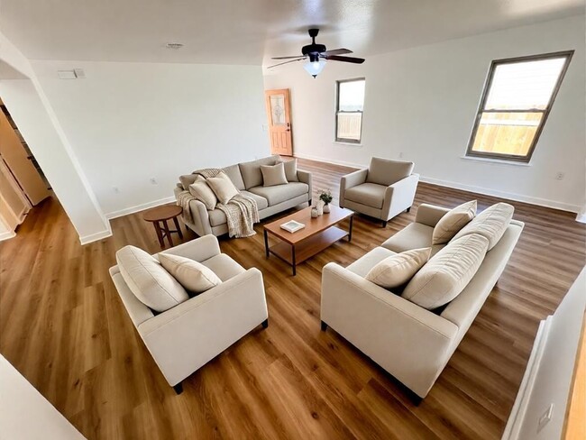 Photo - 8003 Bannock Ln