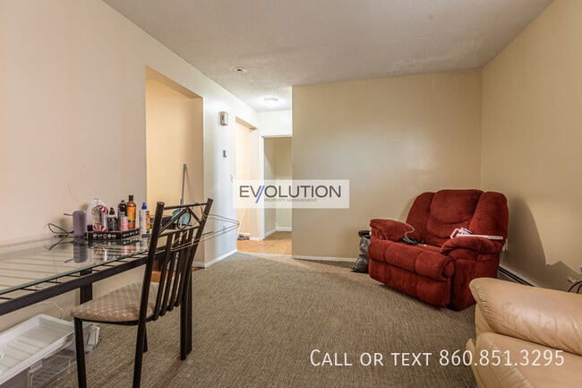 Photo - 71 Williams St