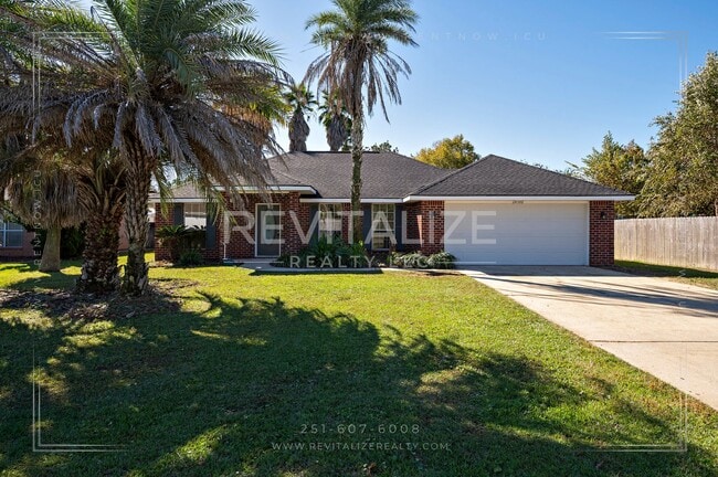 Building Photo - Lovely 3 Bed 2 Bath Brick Home Just Minutes from the Beach!