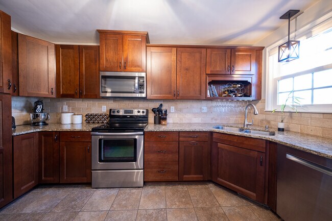 Photo - 2626 N Vincent Ave