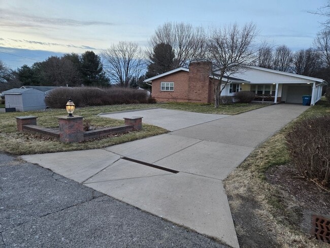 Photo - 132 Corll St