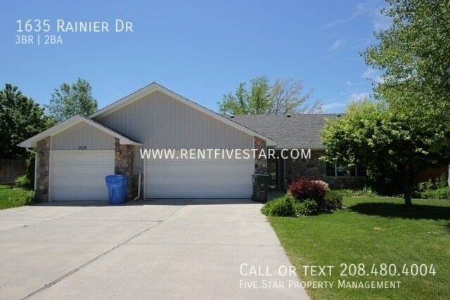 Spacious 3 Bedroom Home Available in Highl... - Spacious 3 Bedroom Home Available in Highl...