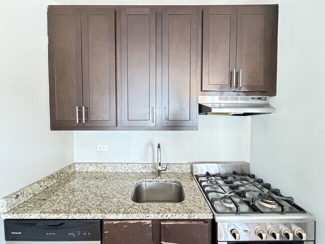 Photo - 627 W Patterson Ave Unit 7