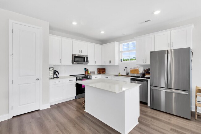 Photo - 1001 Tawney Trce