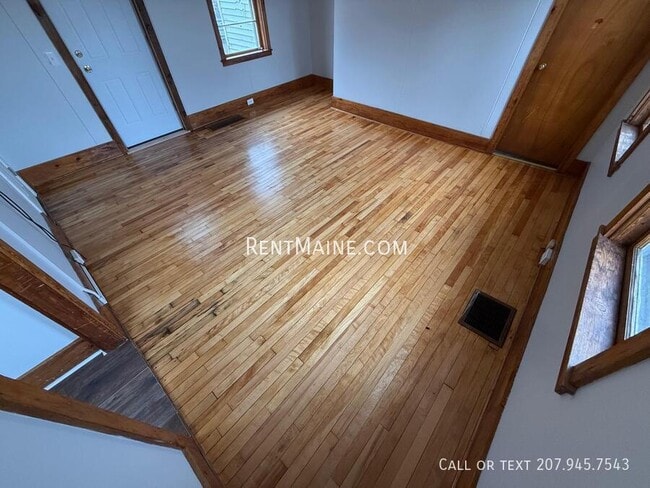 Photo - 225 Center St Unidad 2