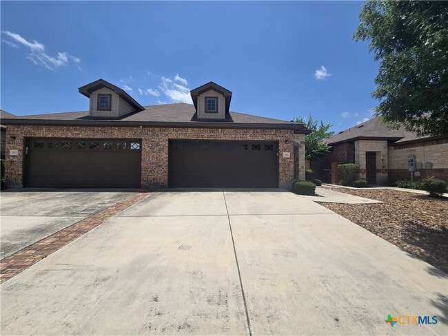 Building Photo - 685 Creekside Cir