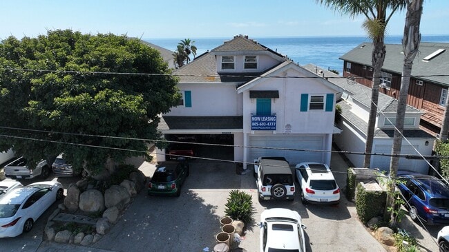 Building Photo - 6577 Del Playa Dr Unit 1 Rental