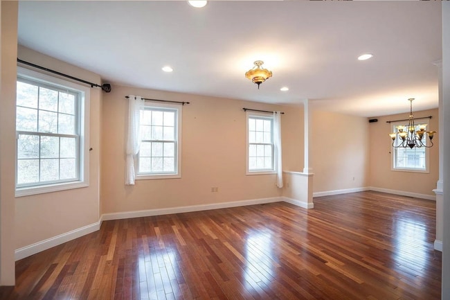 Photo - 4 Bedroom House For Rent