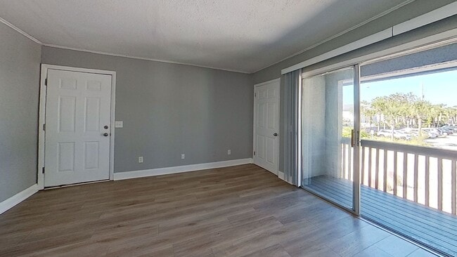 Photo - Charming 2 Bedroom close to the beach avai...