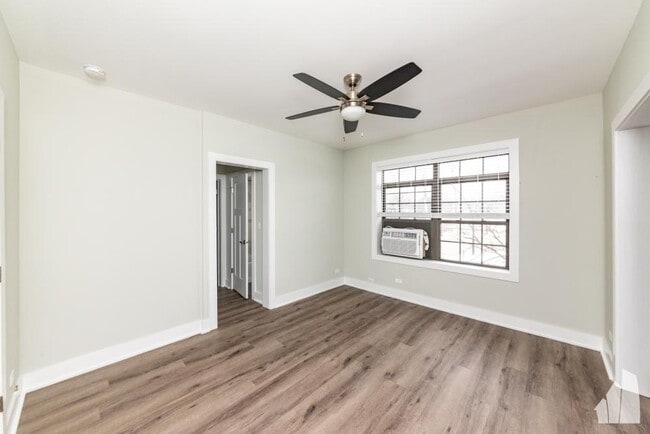 Photo - 1 bedroom in Highland Park IL 60035 Condo Unit 725-21