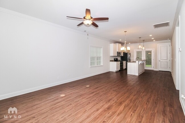 Photo - 73 Highland Forest Cir
