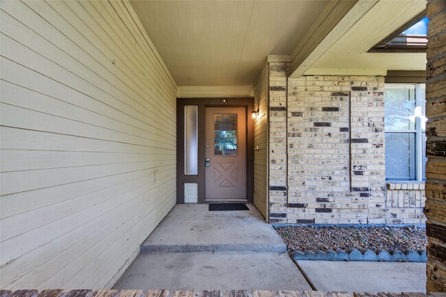 Photo - 5211 Devon Green Dr