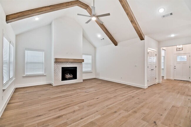 Photo - 2 Rothbury Ln