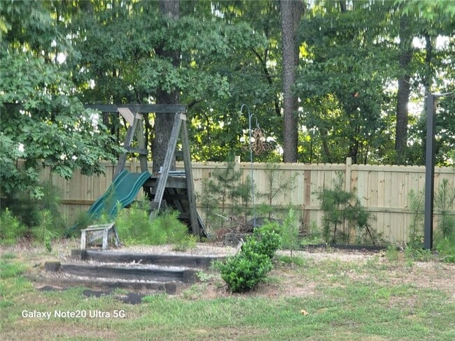 Photo - 318 Bridgewood Dr SE