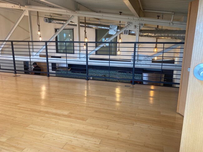 Fotografía del edificio - 300 Tijeras Ave NE Unidad 411