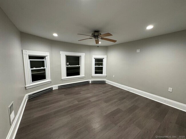 Photo - 644 Brooks St Unit 3