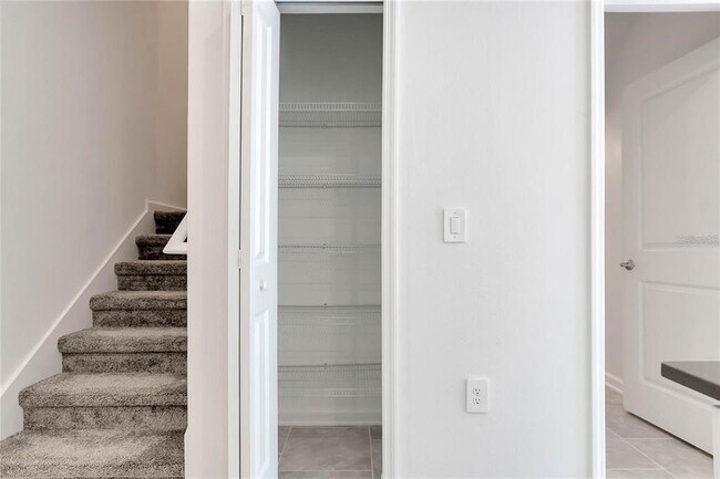 Photo - 7412 Stone Crk Trl