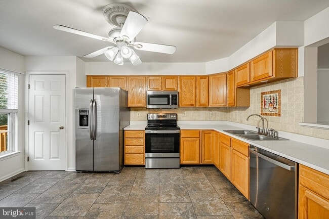 Photo - 596 Coach Hill Ct