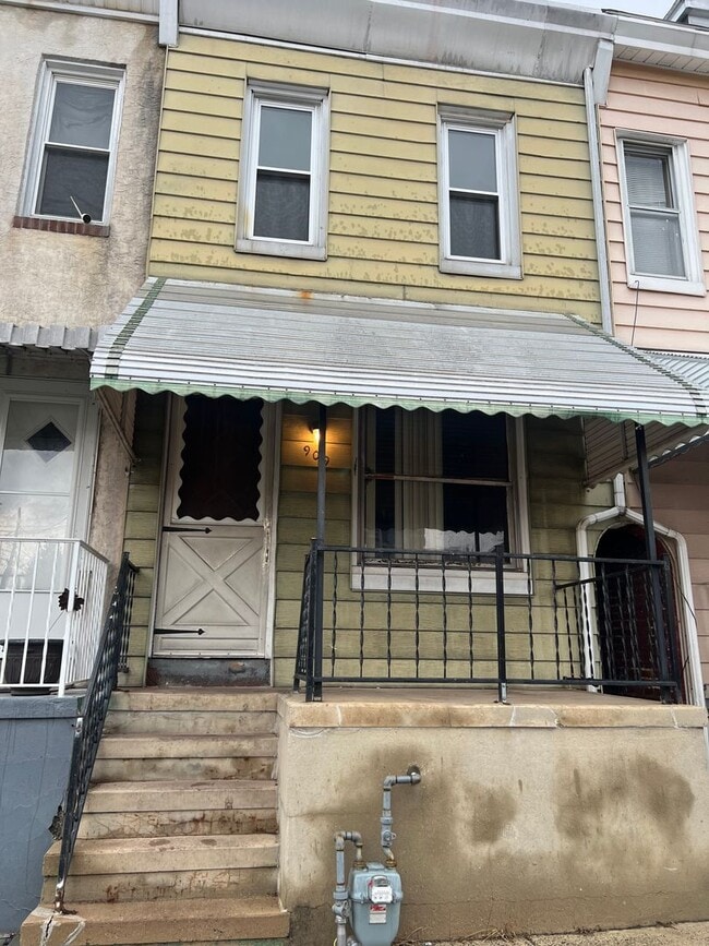 Building Photo - Reading 3 BR Townhome For Rent