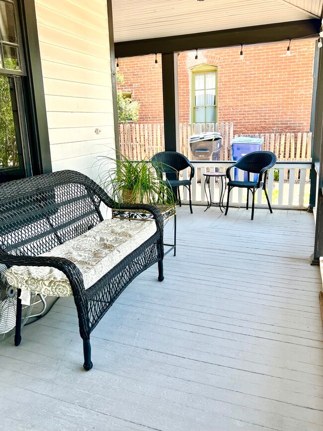 Photo - 120 Arno St SE