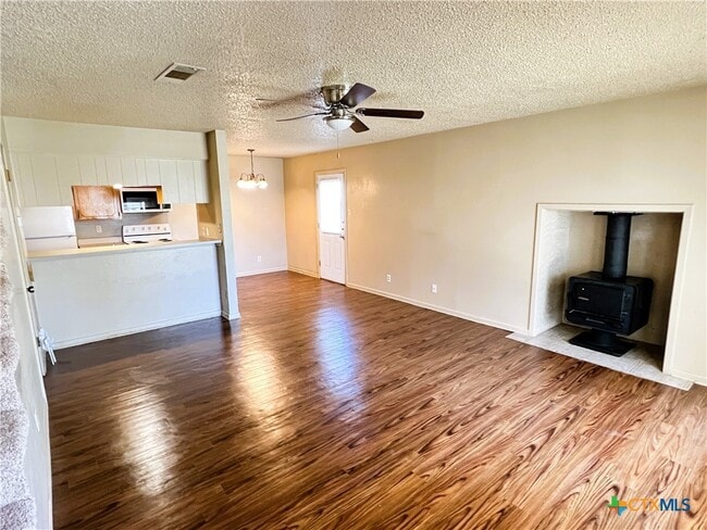 Photo - 1108 Covey Ln