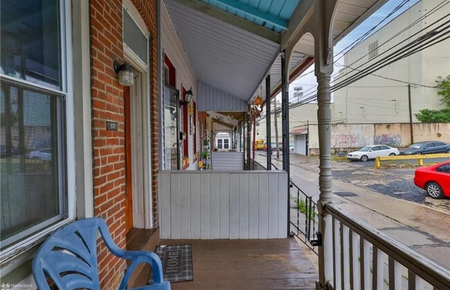 Photo - 1131 W Court St