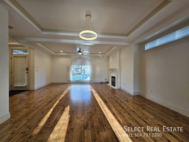 Photo - 5949 Officers Row