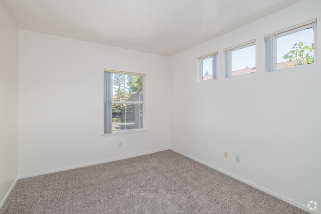 2BR, 2BA - 980SF - Bedroom