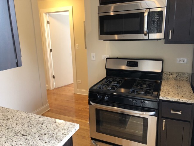 Photo - 1114 W Balmoral Ave Unit 3