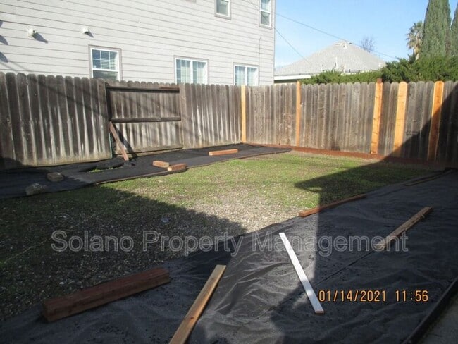 Photo - 721 Broadway St