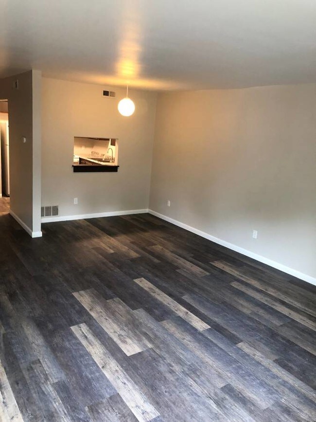 Photo - Chelsea Square Apartments